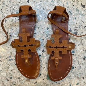 Tory Burch Phoebe Logo Flat Thong Sandal, Tan